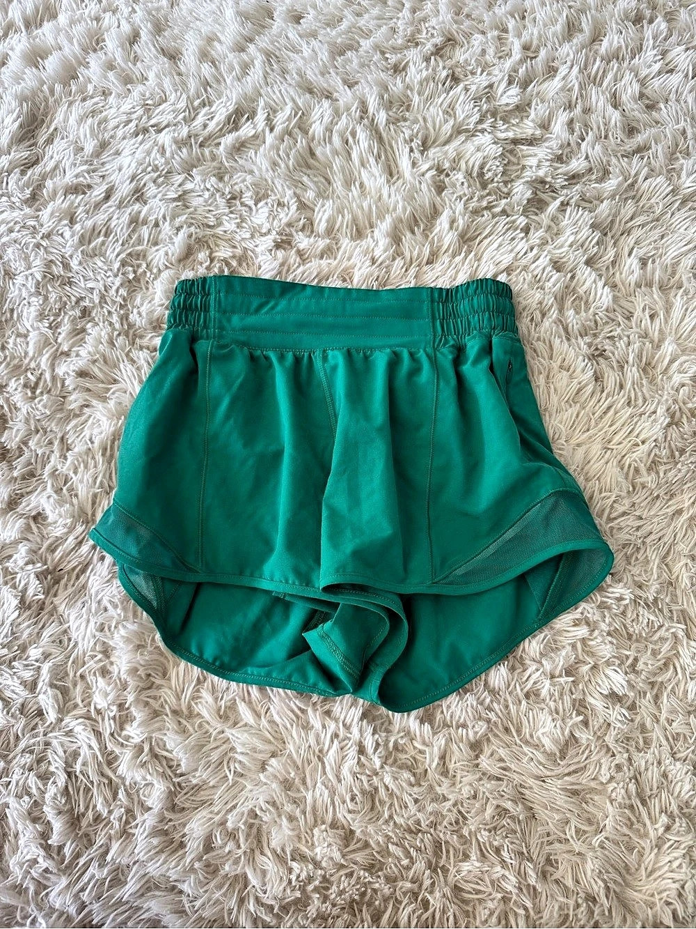 lululemon Shake It Out High-Rise Running Short 2.5" Shorts Green Size 2
